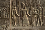 Kom Ombo - Haut relief et hiéroglyphes au temple de Sobek et Haroéris