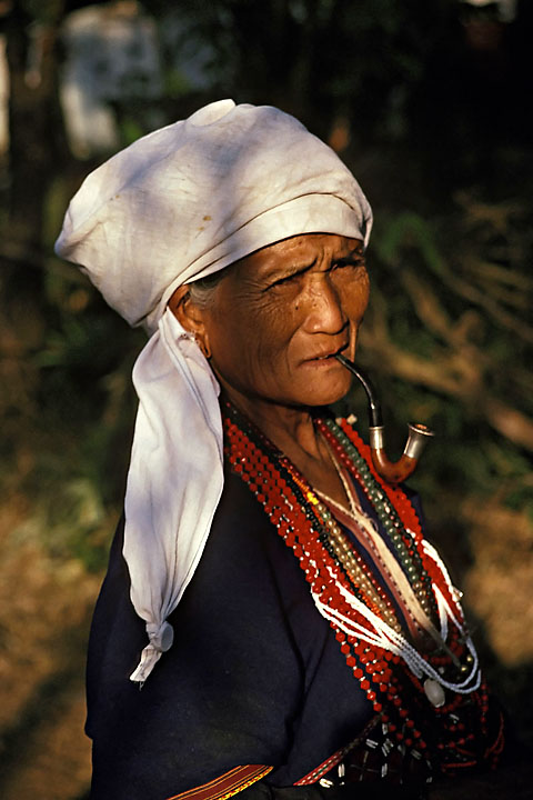 Portrait of an old Karen Thai woman - Thailand - Chiang-Maï - December 1992 - Kodachrome