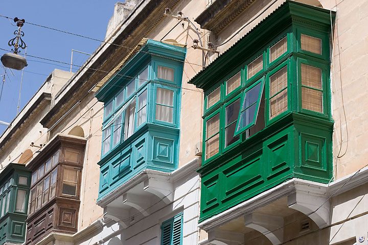 Bow-windows - Malta - Sliema - April 2005 - Architecture