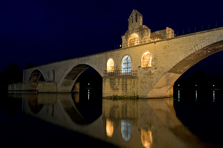 Saint-Bénézet bridge and nightly reflection - France/Provence - Avignon - October 2005 - Architecture