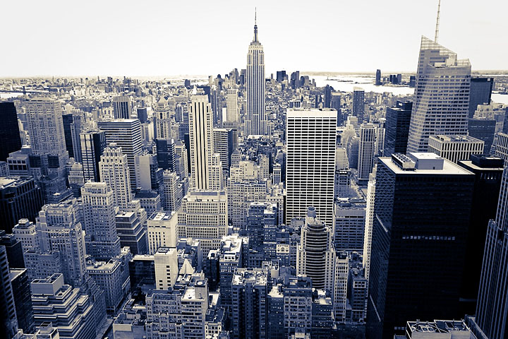 Empire State Building et sud de Manhattan - USA/New-York - New-York City - avril 2011 - Noir & Blanc